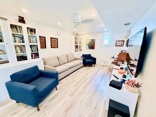 Interior, Living room, Recessed Lighting, Wood Texture Flooring