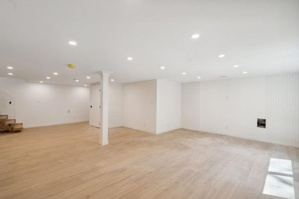 Empty room, Interior, Recessed Lighting, Wood Texture Flooring