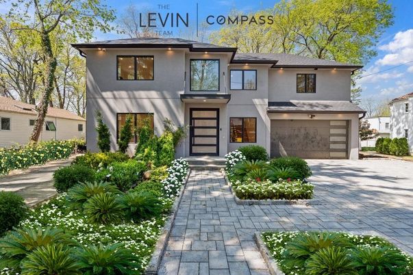 Attached, Exterior, Facade, Modern