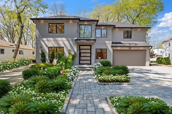 Attached, Exterior, Facade, Modern