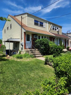 Exterior, Facade, Brick Facade, Cape Cod
