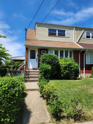 Exterior, Facade, Brick Facade, Cape Cod