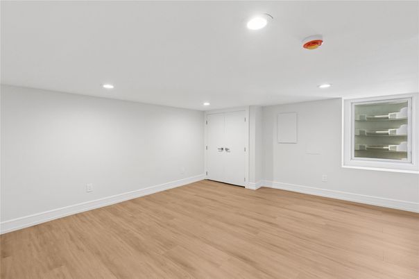 Empty room, Interior, Recessed Lighting, Wood Texture Flooring