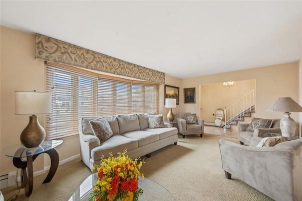 Chandelier, Interior, Living room
