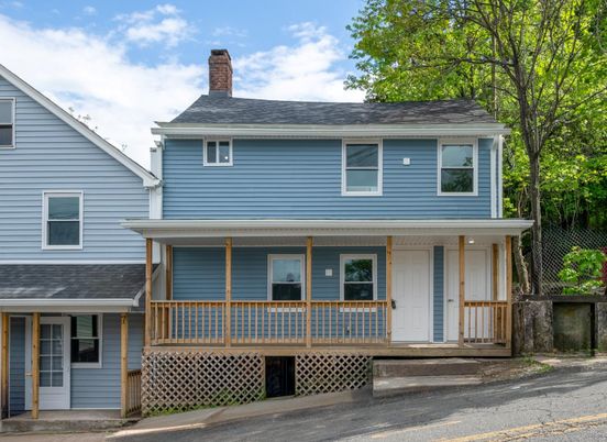 Exterior, Facade, American Foursquare