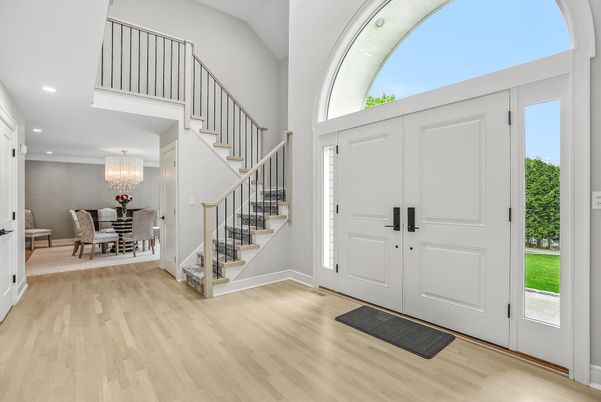 Chandelier, Dining room, Interior, Recessed Lighting, Wood Texture Flooring
