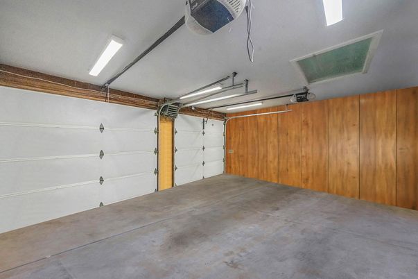 Garage, Interior
