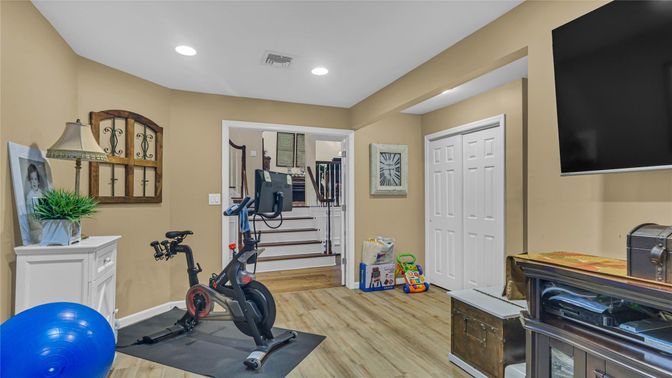 Fitness Equipment, Interior, Recessed Lighting, Wood Texture Flooring