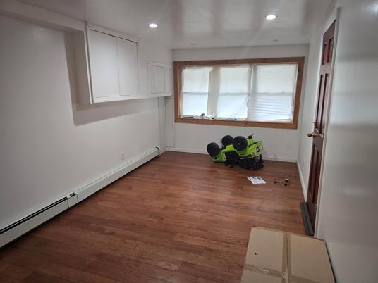 Fitness Equipment, Interior, Recessed Lighting, Wood Texture Flooring
