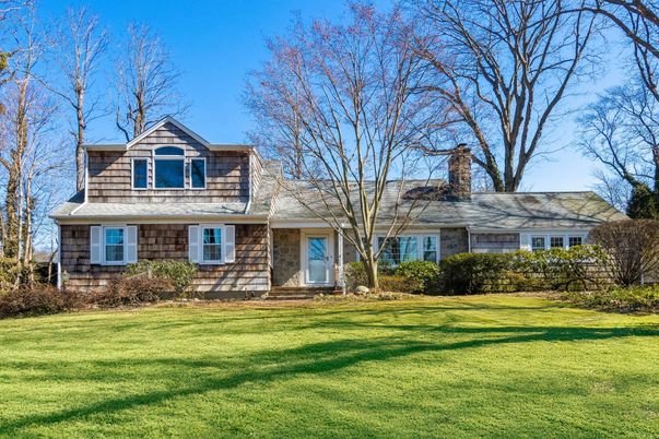 Exterior, Facade, Cape Cod