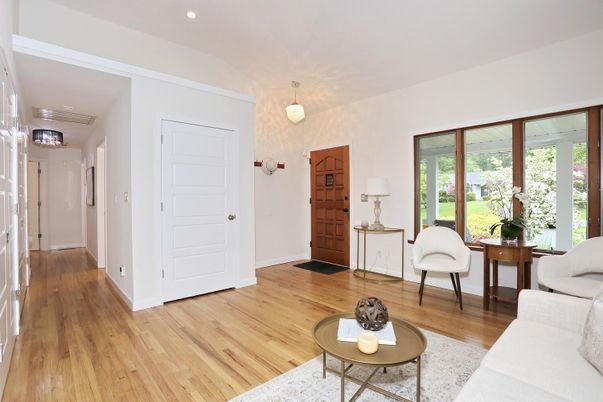 Interior, Pendant Lights, Recessed Lighting, Wood Texture Flooring