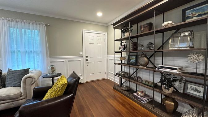 Home Office, Interior, Recessed Lighting, Wood Texture Flooring