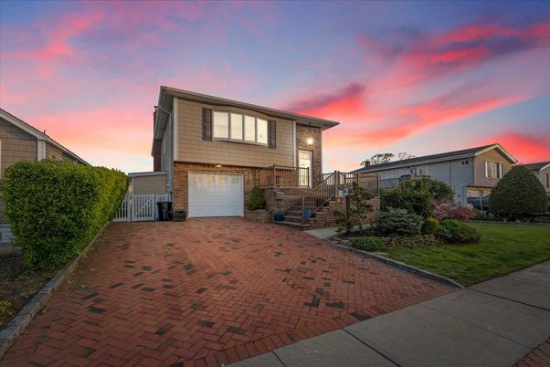 Attached, Exterior, Facade, Brick Facade, Split Level