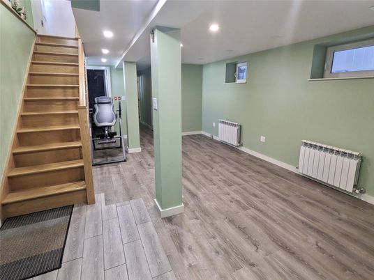 Interior, Recessed Lighting, Wood Texture Flooring