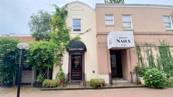 Exterior, Facade, None