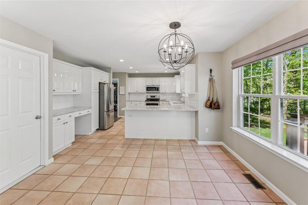 Chandelier, Interior, Kitchen, Recessed Lighting, Stainless Steel Appliances