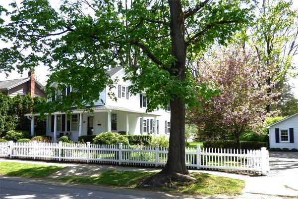 Exterior, Facade, Queen Anne Victorian