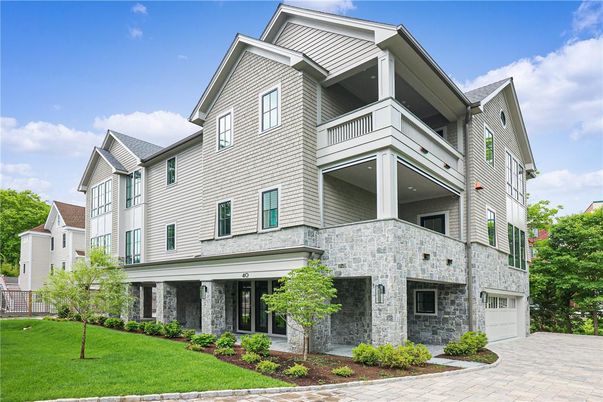 Attached, Exterior, Facade, Rowhouse
