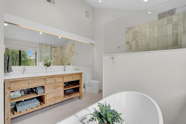 Bathroom, Dual Sink Vanities, Free Standing Baths, Interior, Recessed Lighting