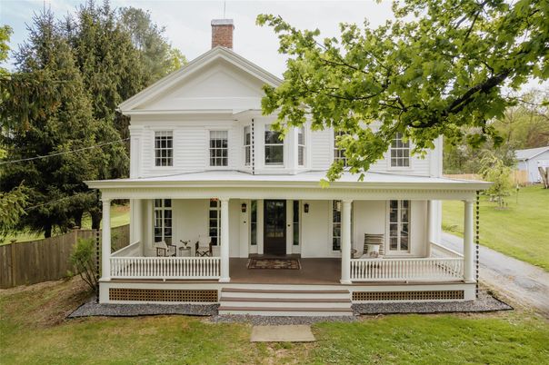 Exterior, Facade, Queen Anne Victorian