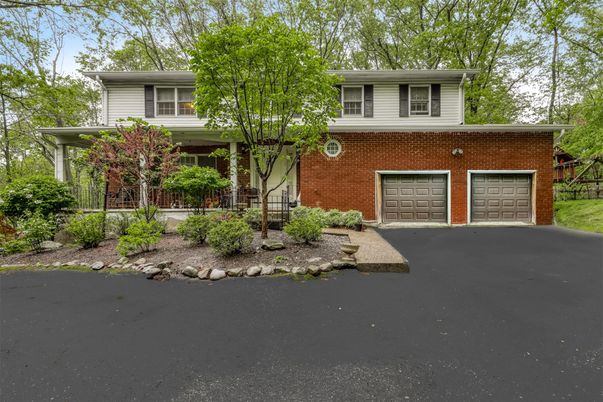 Attached, Exterior, Facade, Brick Facade, Split Level