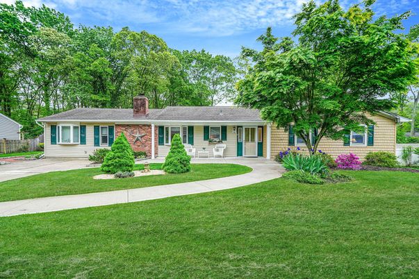 Backyard, Exterior, Facade, Brick Facade, Ranch