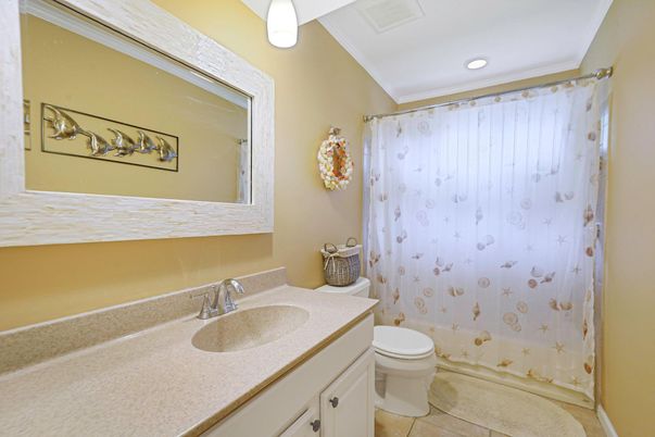Bathroom, Interior, Recessed Lighting