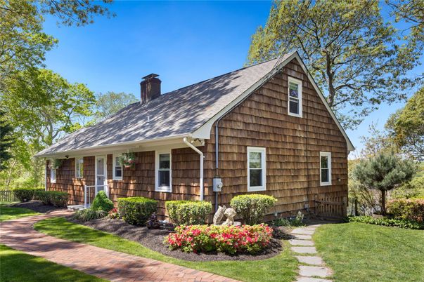 Exterior, Facade, Cape Cod
