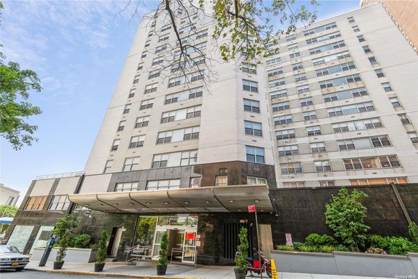 Exterior, Facade, Condo Building