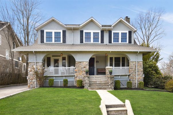 Exterior, Facade, Queen Anne Victorian