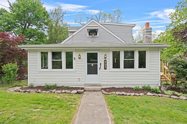 Exterior, Facade, Cape Cod