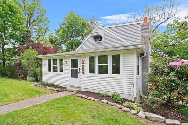 Exterior, Facade, Cape Cod