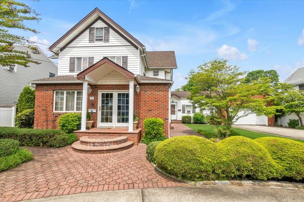 Exterior, Facade, Brick Facade, Brick Traditional