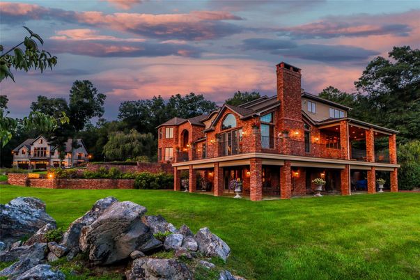 Backyard, Exterior, Facade, Brick Facade, Log Home