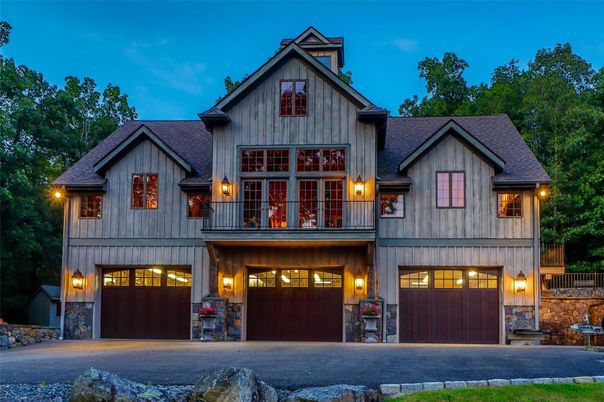 Attached, Exterior, Facade, Farmhouse