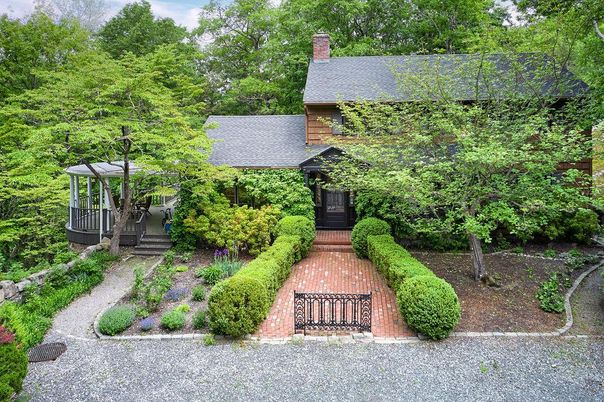 Exterior, Facade, Tudor Revival