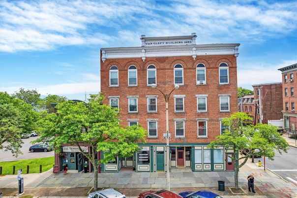 Exterior, Facade, Brick Facade, Rowhouse