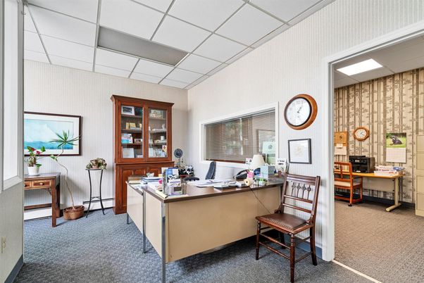 Home Office, Interior