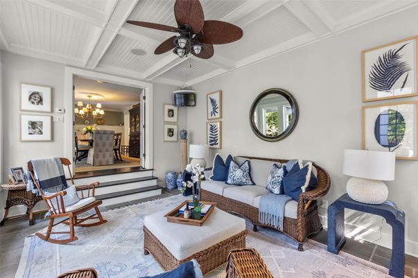 Chandelier, Interior, Living room