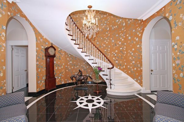 Chandelier, Interior