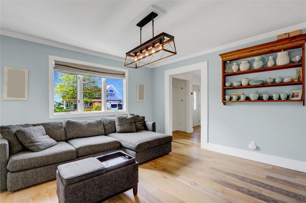 Interior, Living room, Pendant Lights, Wood Texture Flooring