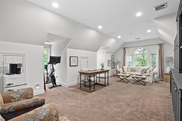 Fitness Equipment, Interior, Living room, Recessed Lighting