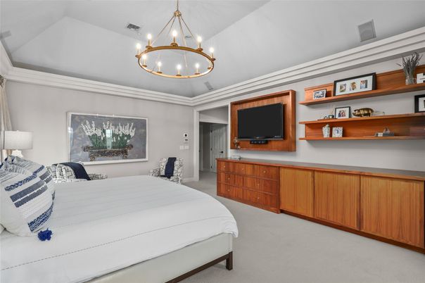 Bedroom, Chandelier, Dining room, Interior, Pendant Lights