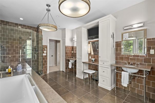 Bathroom, Glass Shower, Interior, Pendant Lights, Recessed Lighting