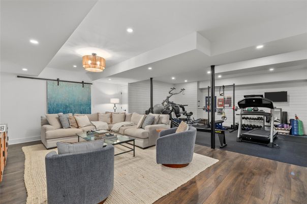 Fitness Equipment, Interior, Living room, Recessed Lighting, Wood Texture Flooring