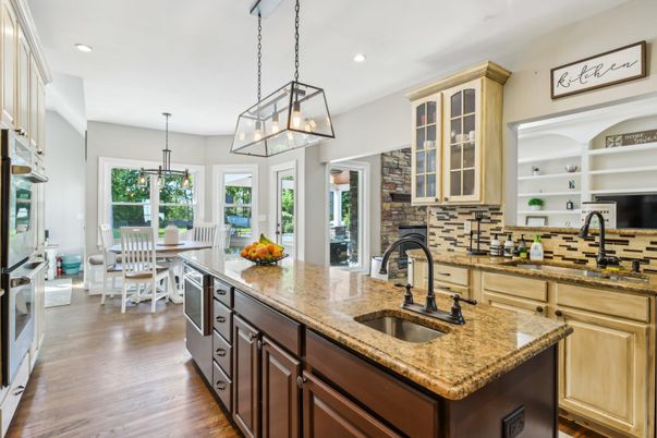 Dining room, Interior, Kitchen, Pendant Lights, Recessed Lighting, Wood Texture Flooring