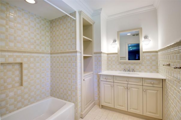 Bathroom, Interior, Recessed Lighting