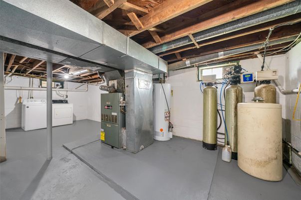 Interior, Washer, Wooden Beams