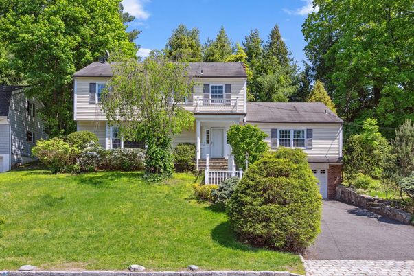 Attached, Exterior, Facade, Raised Ranch