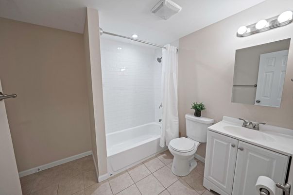 Bathroom, Interior, Recessed Lighting